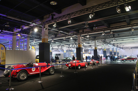 Blick von der Rennwagenschau in die Klassikerhalle - Auto Zürich 2019 Blick von der Rennwagenschau in die Klassikerhalle - Auto Zürich 2019
