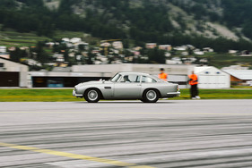 Bond-Aston Martin DB5 auf der Flugpiste - Passione Engadina 2020
