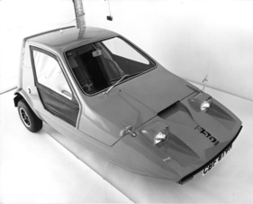 Bond Bug (1971) - das Modell 700 ES an einer Ausstellung