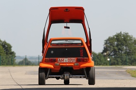 Bond Bug 700 (1972) - Heckansicht, nur hinten gibt es zwei Räder Bond Bug 700 (1972) - Heckansicht, nur hinten gibt es zwei Räder
