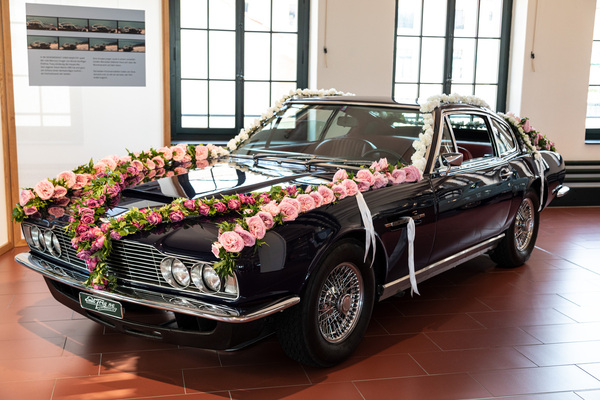 Bond's Aston Martin DBS, decorated like in the movie "On Her Majesty's Secret Service" - Emil Frey Classics special show "James Bond, Switzerland and the car lust of the 60s"