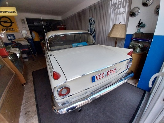 Borgward 2,3 Liter (1961) – nicht der einzige Typ P 100 der Sammlung – Zu Besuch in der Sammlung Hilker