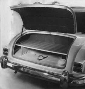 Borgward Hansa 1500 (1950) - Kofferraum durhc ein waagrechtes Brett unterteilt - Genfer Autosalon 1950