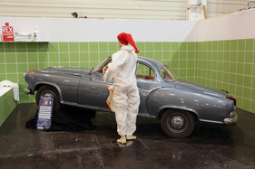 Borgward Isabella Coupé (1958) - wartet wohl auf die Putzaktion (Techno Classica 2013) (1958)