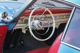 Borgward Isabella Coupé (1960) - freundliches Interieur
