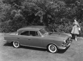 Borgward P 100 (1959) - Premiere war an der IAA 1959, die neue europäische Linie des P 100 - das frühe Modell erkennt man am Fehlen der Zierleisten unterhalb der Fensterlinie