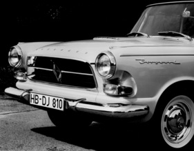 Borgward P 100 (1960) - Frontbereich des Produktionmodelles mit Zierleisten unterhalb der Fensterlinie