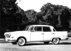 Borgward P 100 (1960) - frühes Werksfoto der Sechszylinderlimousine
