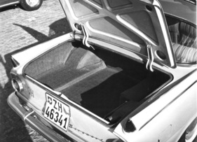 Borgward P 100 (1961) - Blick in den grossen Kofferraum