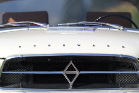 Borgward P 100 (1961) - Kühlergrill und Borgward-Schriftzug (1961)