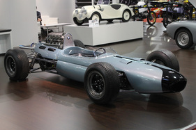 Brabham BMW BT7 (1965) - gefahren von Alexander von Falkenhausen und Hubert Hahne (Rétromobile 2012)