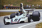 Brabham BT 44B von 1975 - geteilter Kühler vor den Aufhängungen