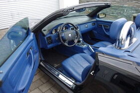 Brabus SLK V8 (1997) – Eskalation des Neunzigerjahre-Geschmacks: Lederausstattung in "Bugatti-Blau"