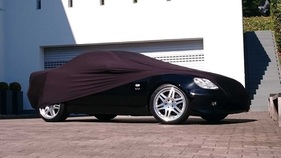 Brabus SLK V8 (1997) – Unter einer Plane verborgen, ist der V8 nicht von einem normalen SLK zu unterscheiden