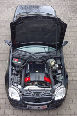 Brabus SLK V8 (1997) – gefühlt besteht er zur Hälte aus Motor