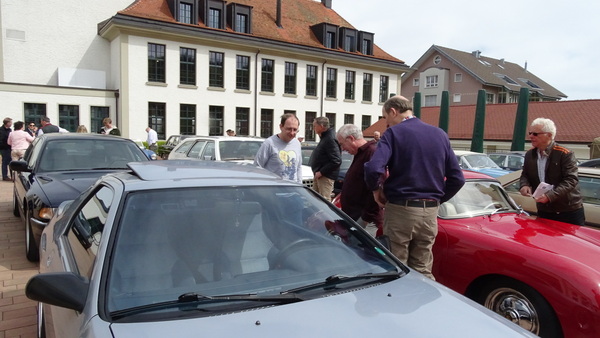Bild: Breit gefächerte Besuchs-Oldtimer, vom Fünfer-BMW zum Porsche 356 – Emil Frey Classics Saisoneröffnungs-Brunch 2024