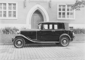 Brennabor Juwel 8 (1930) - 4-5 Sitzer Cabriolet mit geschlossenem Verdeck. Brennabor Juwel 8 (1930) - 4-5 Sitzer Cabriolet mit geschlossenem Verdeck.