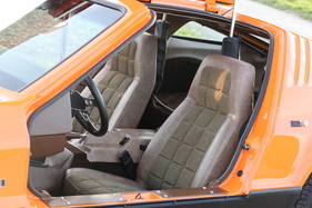 Bricklin SV-1 (1974) - Sitze mit Stoff- und Kunstlederbezug