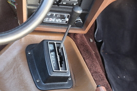 Bricklin SV-1 (1974) - eine Dreigang-Automatik muss genügen
