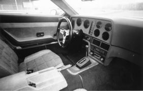 Bricklin SV-1 (1975) - Sportwagen-Interieur nach amerikanischem Geschmack