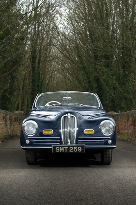 Bristol 400 Pininfarina Cabriolet (1947) - auf die BMW-Niere wurde bei Pininfarina verzichtet