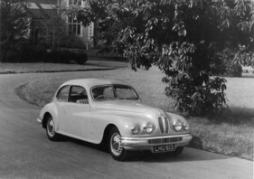 Bristol 401 (1949) - die rundliche Karosserie kann Anlehnungen an Vorkriegs-BMW-Fahrzeuge nicht verleugnen