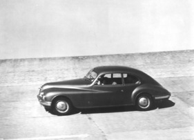 Bristol 401 (1950) - Anthony Crooks Bristol in Montlhéry bei hoher Geschwindigkeit fotografiert, es resultierte der Rekord von 104,768 Meilen pro Stunde
