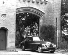 Bristol 401 (1950) - Doppelscheinwerfer und BMW-ähnliche Niere vorne