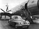 Bristol 401 (1952) - Chef-Testpilot William Pegg kommt mit seinem Zweiliter zu einem Routine-Besuch, als die Maschinen gestartet werden