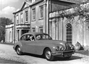 Bristol 403 (1953) - standesgemäss vor einen ansprechenden Anwesen fotografiert