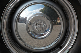 Bristol 411 (1973) - Bristol-Wappen auf dem Raddeckel