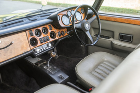 Bristol 411 (1973) - Clubatmosphäre im Coupé