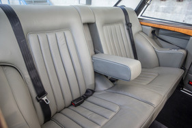 Bristol 411 (1973) - bequeme Rücksitze auch für grossgewachsene Passagiere