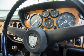 Bristol 411 (1973) - die Uhr steht im Zentrum