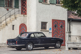 Bristol 411 (1973) - fast fünf Meter langes Coupé