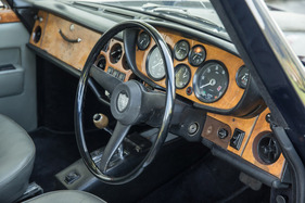 Bristol 411 (1973) - komplette Armaturenausstattung mit Smiths-Uhren