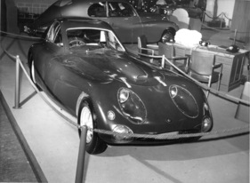 Bristol 450 (1954) - vermutlich in der Londoner Vertriebsniederlassung im März 1954 aufgenommen