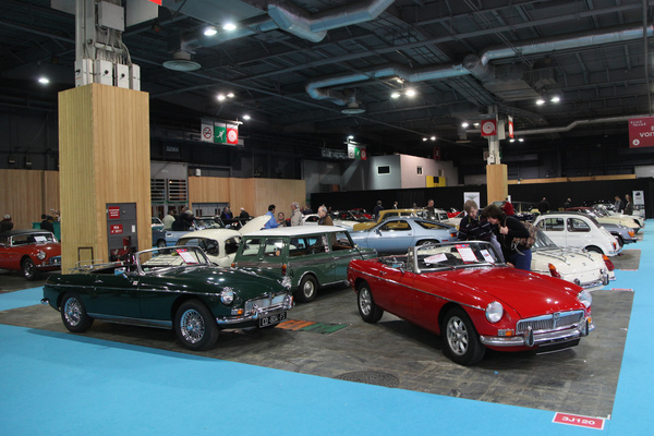 Britische Ecke in Privatverkauf - Rétromobile Paris 2020