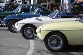 Bild zu Artikel British Car Meeting in Mollis am 27. August 2017 - britische Klassiker auf dem Flugplatz