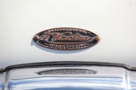 Brütsch 1200 Coupé (1954) - das Emblem des Erbauers der Kunststoff-Karosserie - Classic-Gala Schwetzingen 2018