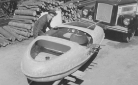 Brütsch Zwerg (1957) - Die Karosseriee erinnert an ein Schiff.