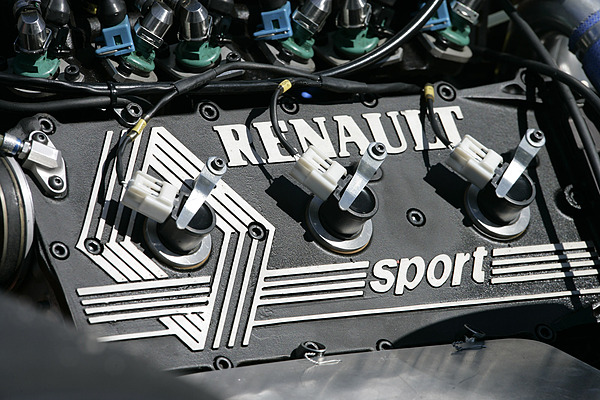 Bruno Senna fährt den Lotus Renault Turbo 97T seines Onkels Ayrton Senna