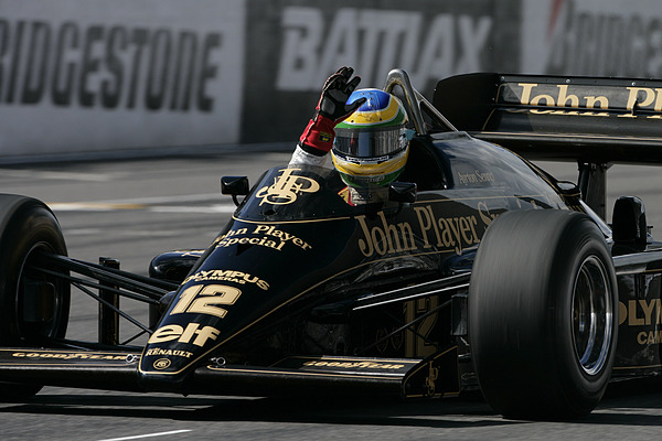 Bruno Senna fährt den Lotus Renault Turbo 97T seines Onkels Ayrton Senna