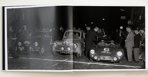 Buch "SportErfolge" von Tony Adriaensens - doppelseitiges Bild vom Start des Rennens Lüttich-Rom-Lüttich