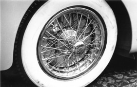 Bugatti 101 (1952) - Speichenräder und Weisswandreifen