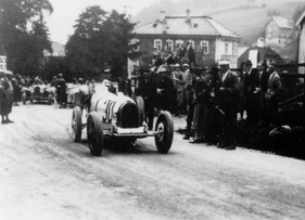 Bugatti  (1932) - Charly Jellen im Bugatti beim Gaisbergrennen 1932