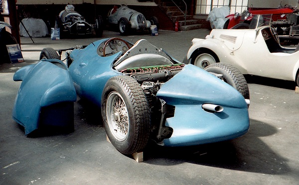 Bild Bugatti 251 in der Ausstellung "Schlafende Automobile" in Kassel