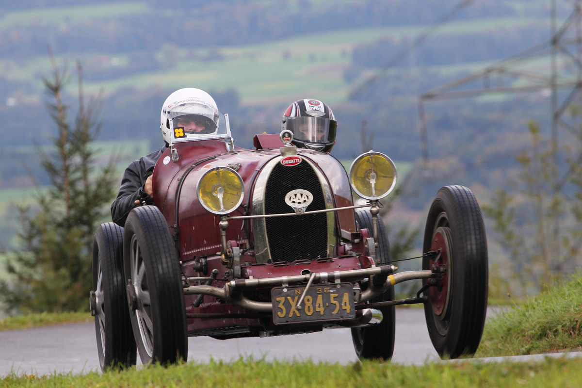 Bugatti 35 (1928) am Michaelskreuzrennen 2011 (Startnummer 354)