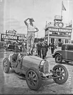 Bild: Bugatti 35 C (1929) – Hellé Nice 1930 in Montlhéry – Ausstellung "Bugatti Queen" im Museum Art & Cars