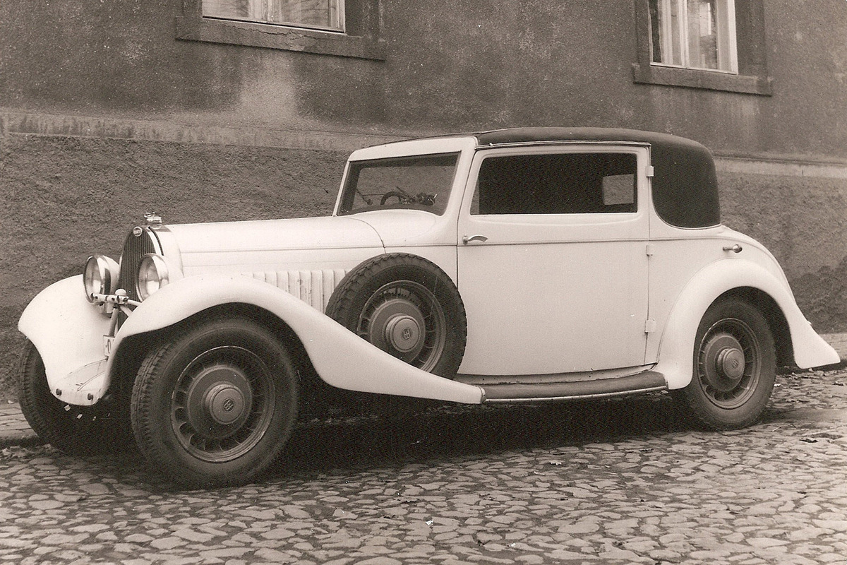 Bugatti 49 (1931) - der Bugatti, wie er Beroun bei Prag am Strassenrand stand